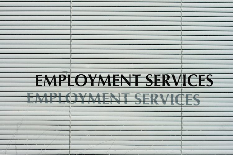 英国 10 月份失业率稳定在 4.3%，预期為 4.3%